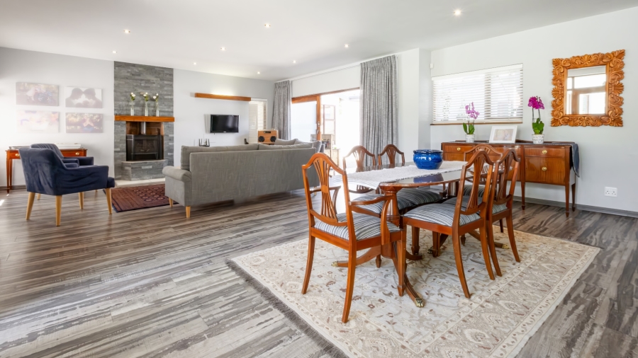 4 Bedroom Property for Sale in Heatherlands Western Cape